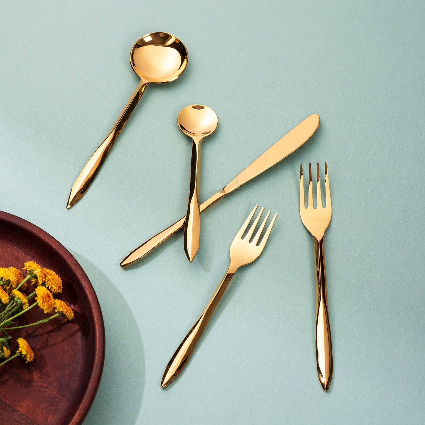 Fusion Harmony: Set of 5 Cutlery with Stylish Handles