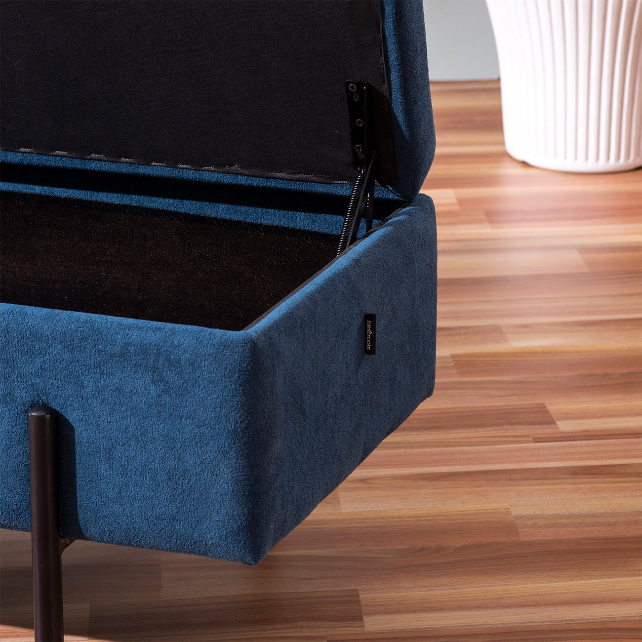 Escape Storage Benches