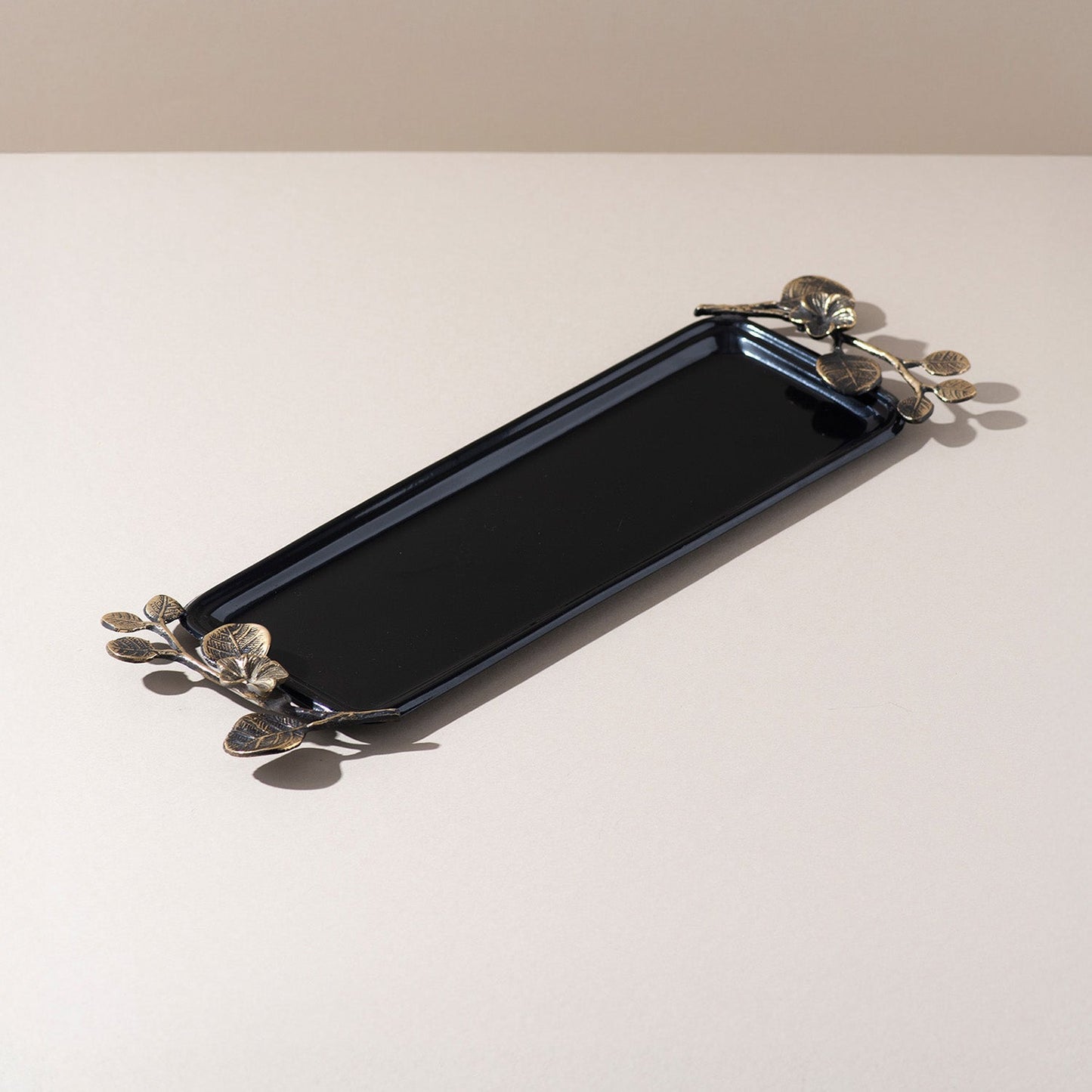 The Masterful Metal Tray Glossy Black