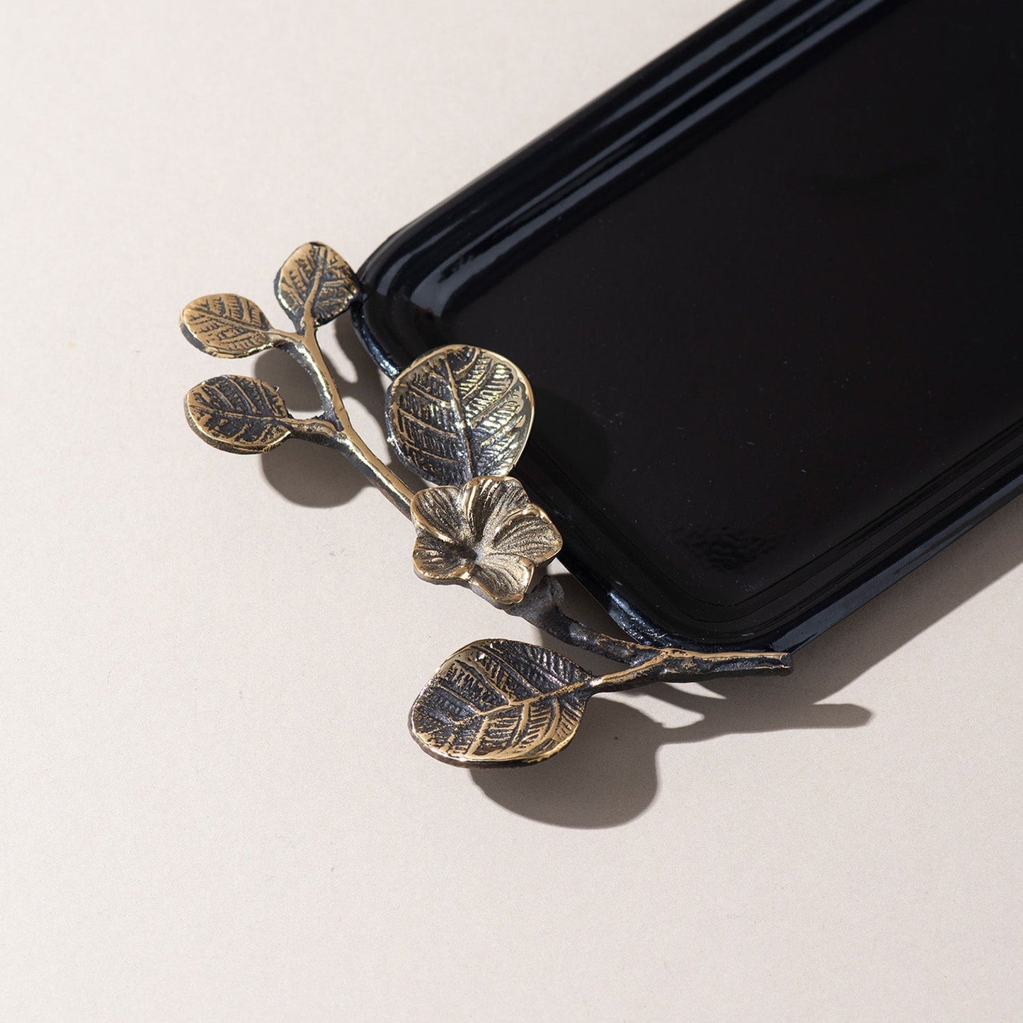 The Masterful Metal Tray Glossy Black